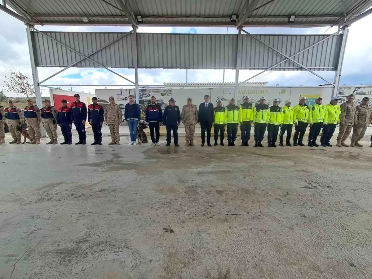 Kilis Valisi Bayramda Uygulama Noktasını Ziyaret Etti