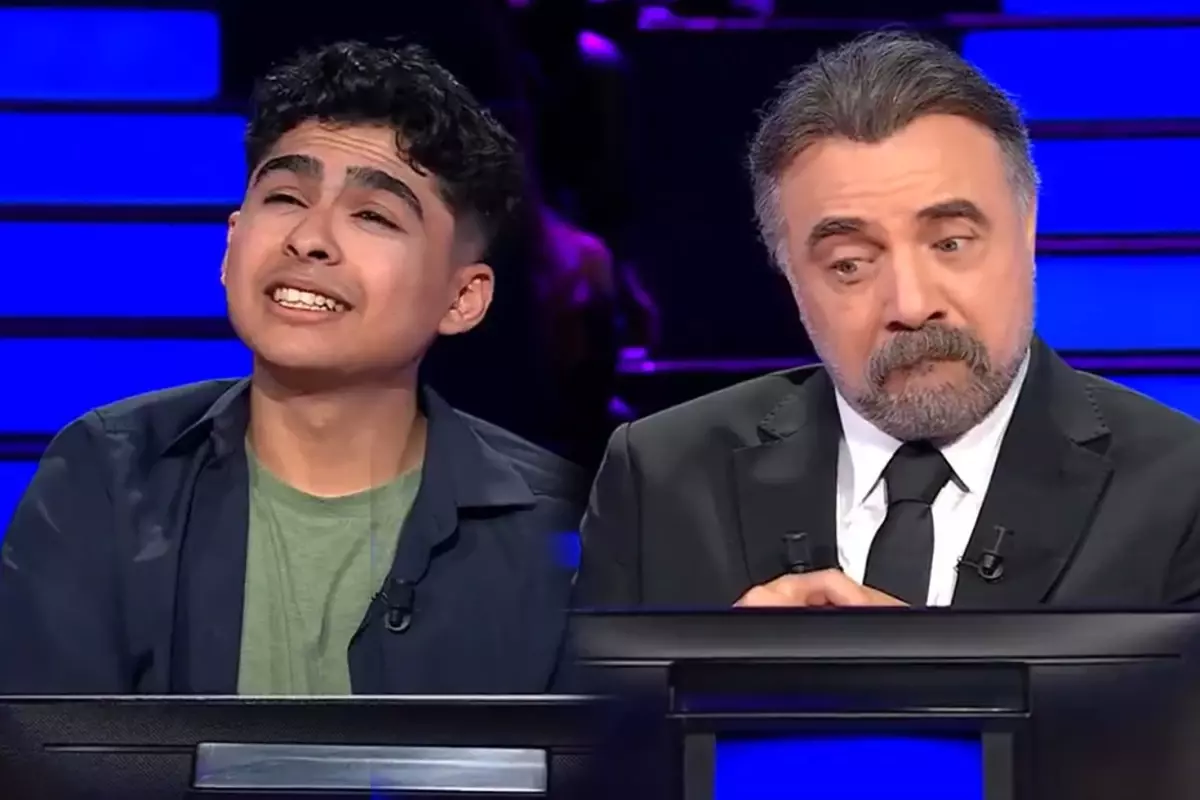 Oktay Kaynarca, berbat sesiyle şarkı söyleyen yarışmacıya dayanamadı