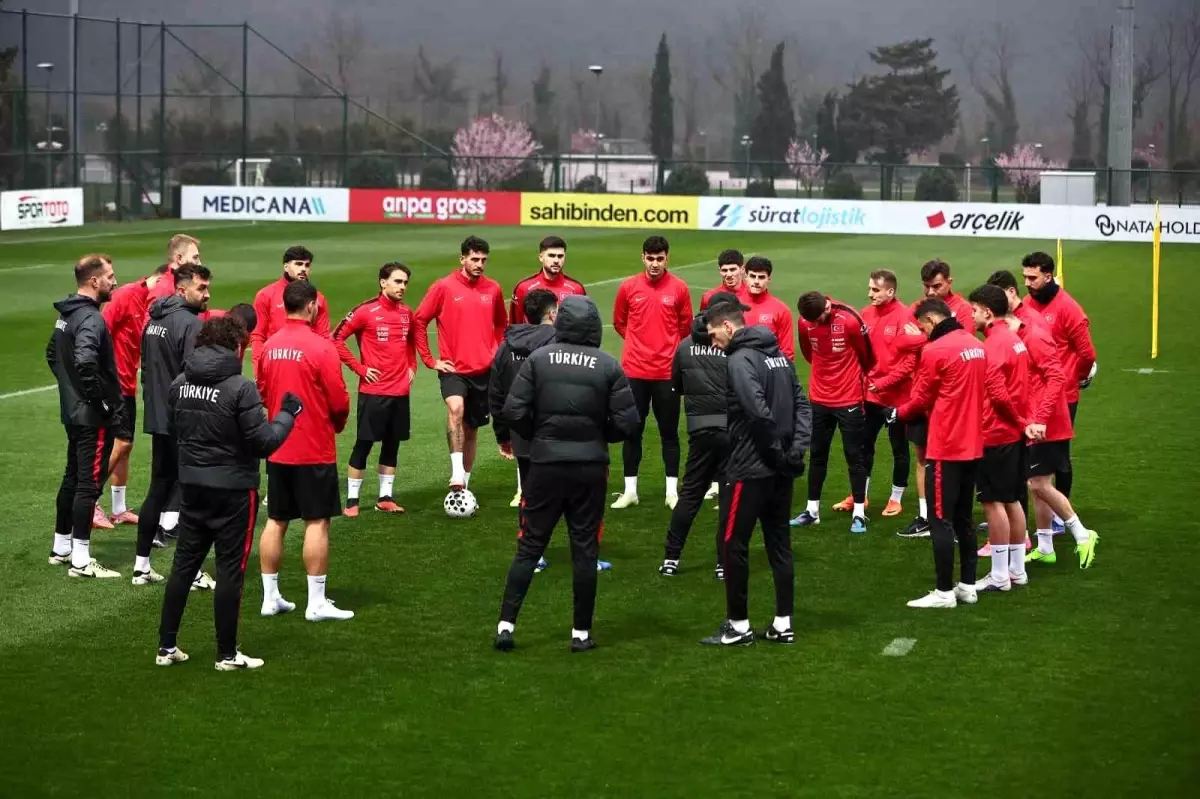 A Milli Takım, Romanya Maçı Öncesi Hazırlıklarını Sürdürüyor