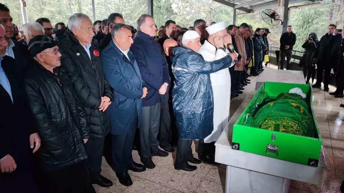 AK Parti Adana İl Başkanı Dağlı\'nın annesinin cenazesi toprağa verildi