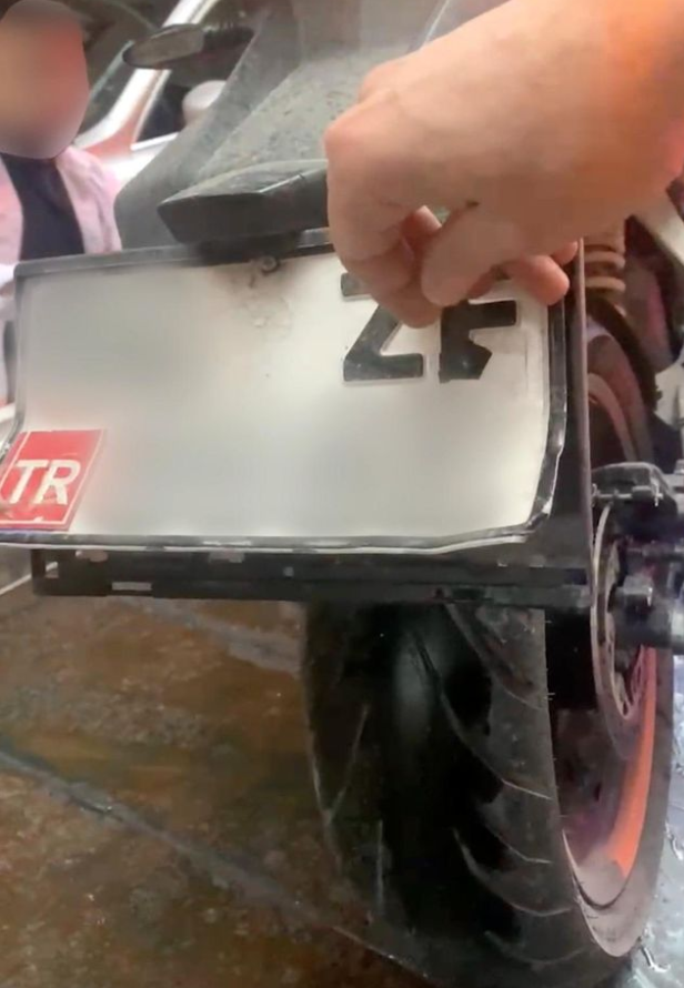 Artık o motosiklete elini sürmez! 390 bin TL ceza kesildi Artık o motosiklete elini sürmez! 390 bin TL ceza kesildi