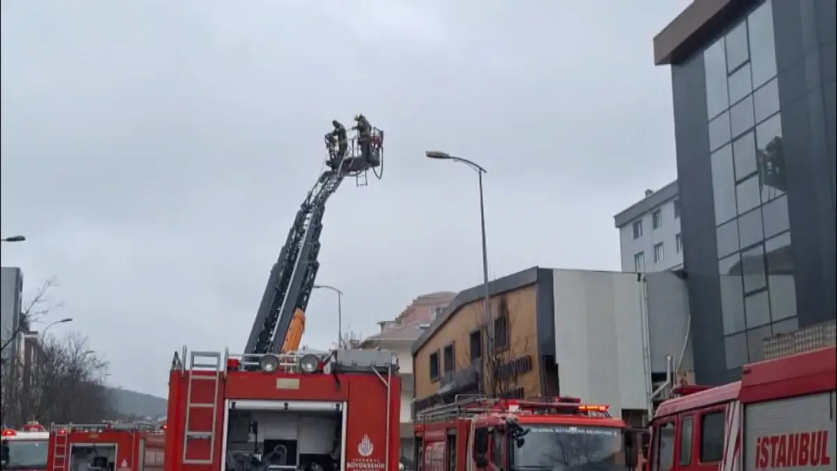 Ataşehir\'de Metal İmalathanesinde Yangın