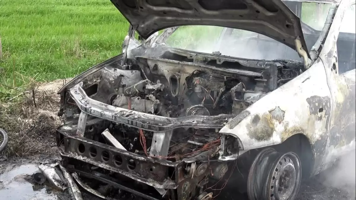 Bafra\'da otomobil alevlere teslim oldu