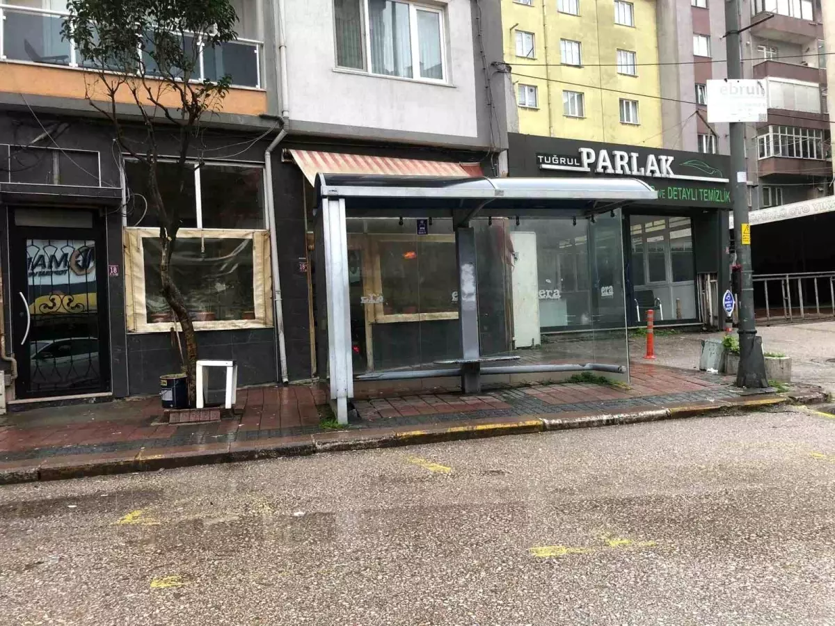 Bandırma\'da Kavga: Bir Kişi Hayatını Kaybetti