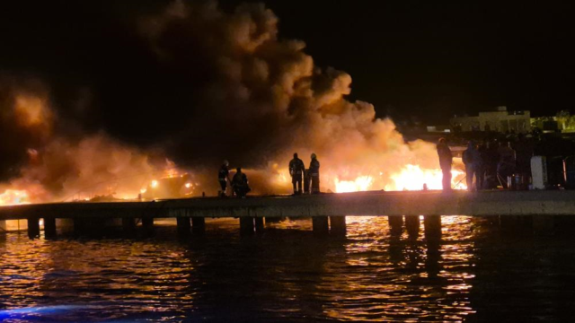 Bodrum'da milyonluk tekneler alev alev yanıyor