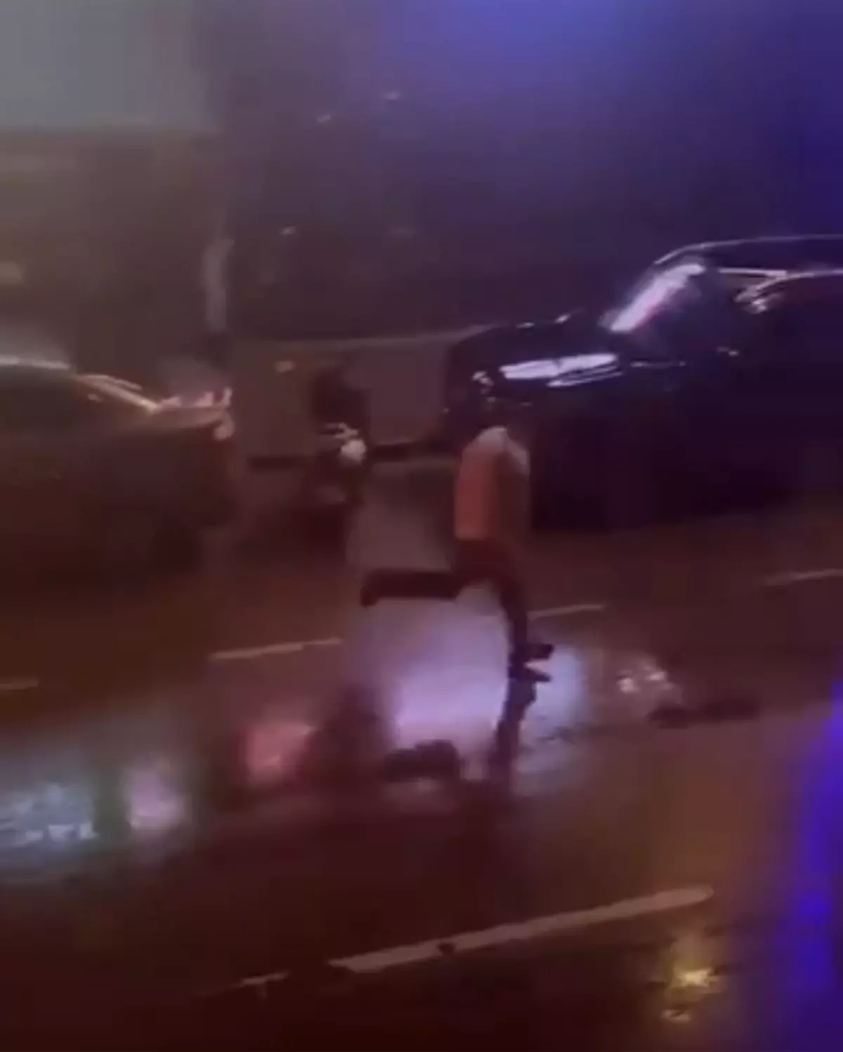 İzmit\'te Cadde Ortasında Saldırı