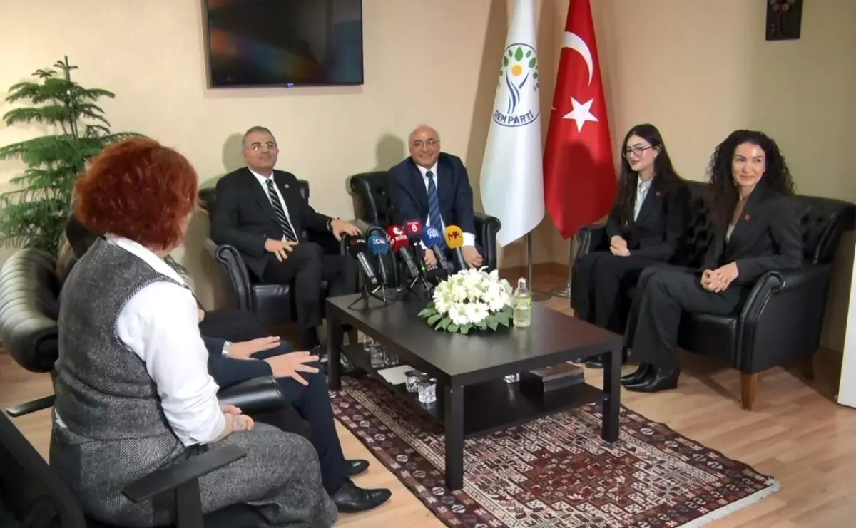 CHP\'den DEM Partiye bayram ziyareti