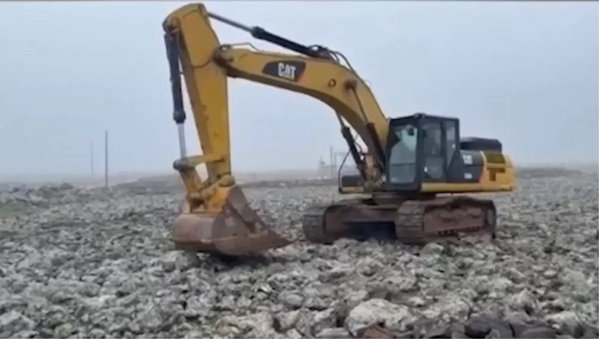 Şanlıurfa\'da Traktör ve İnek Kurtarma Operasyonları