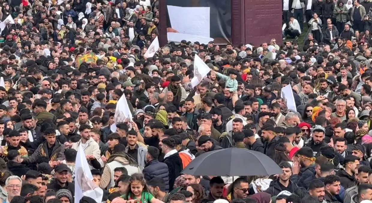 Diyarbakır\'da Nevruz Kutlamalarına Yoğun İlgi