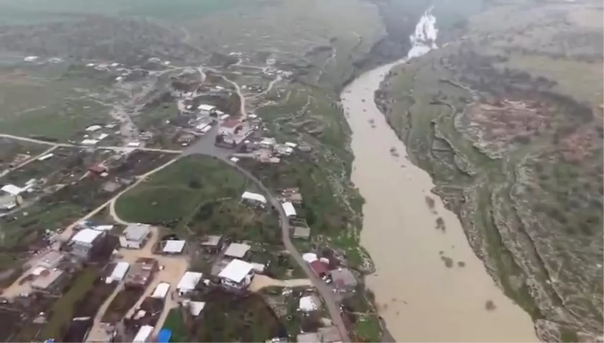 Diyarbakır\'da Ambar Çayı taştı, tarım arazilerini su bastı