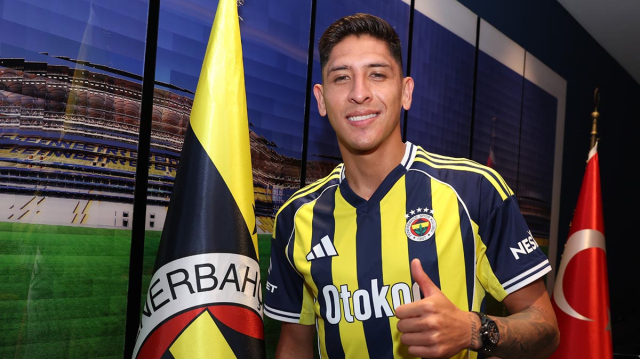 Fenerbahçe'de deprem! İşte yönetimin 'Güle güle' dediği ilk isim Fenerbahçe'de deprem! İşte yönetimin 'Güle güle' dediği ilk isim