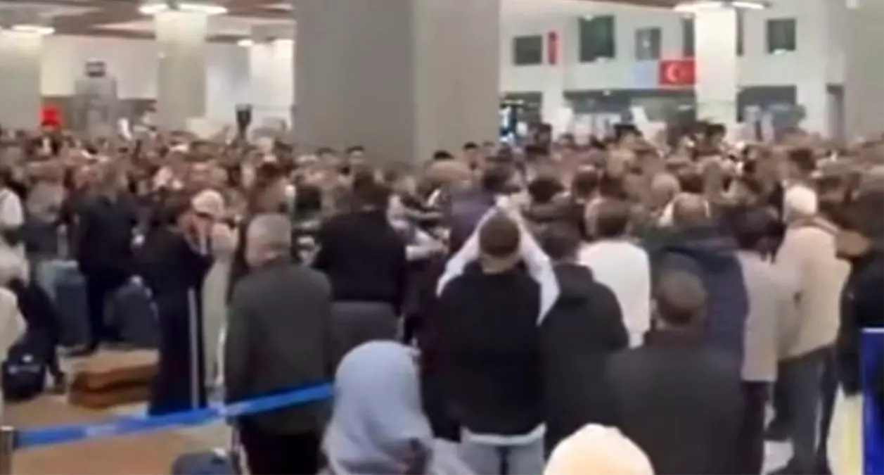 Gaziantep Havalimanı\'ndan kavga ve gerginlik