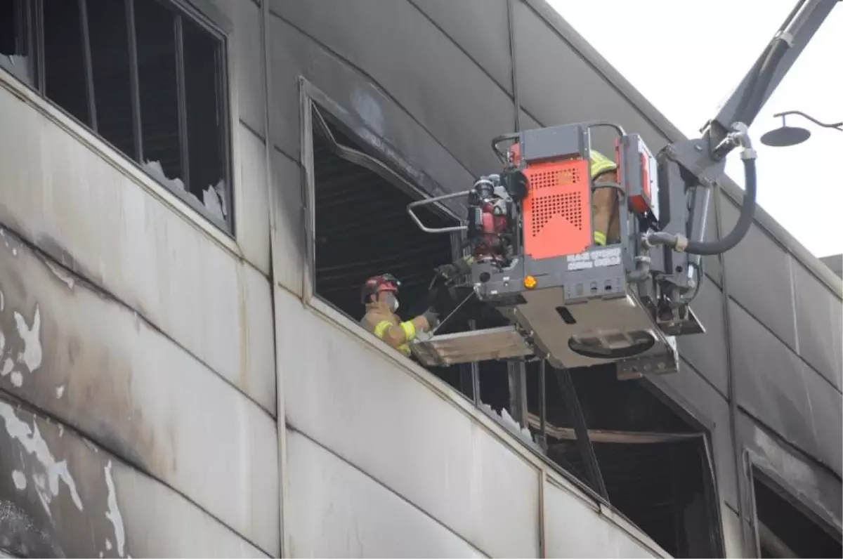 Daejeon\'daki Fabrikada Yangın: 11 Ölü