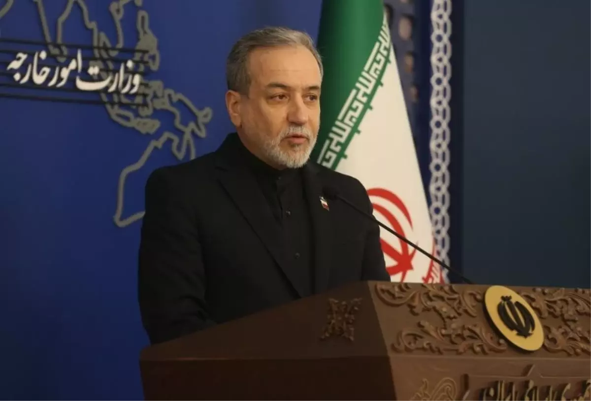 İran, Hürmüz Boğazı\'nın Açık Olduğunu Bildirdi