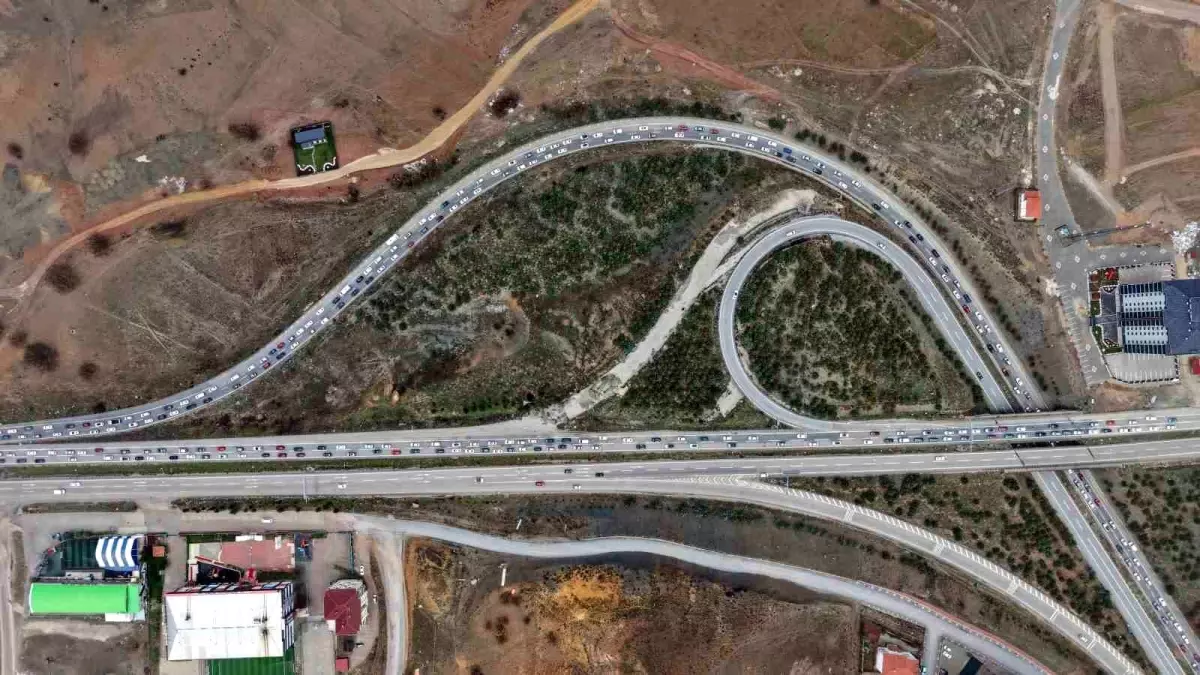 Kırıkkale\'de Trafik Yoğunluğu