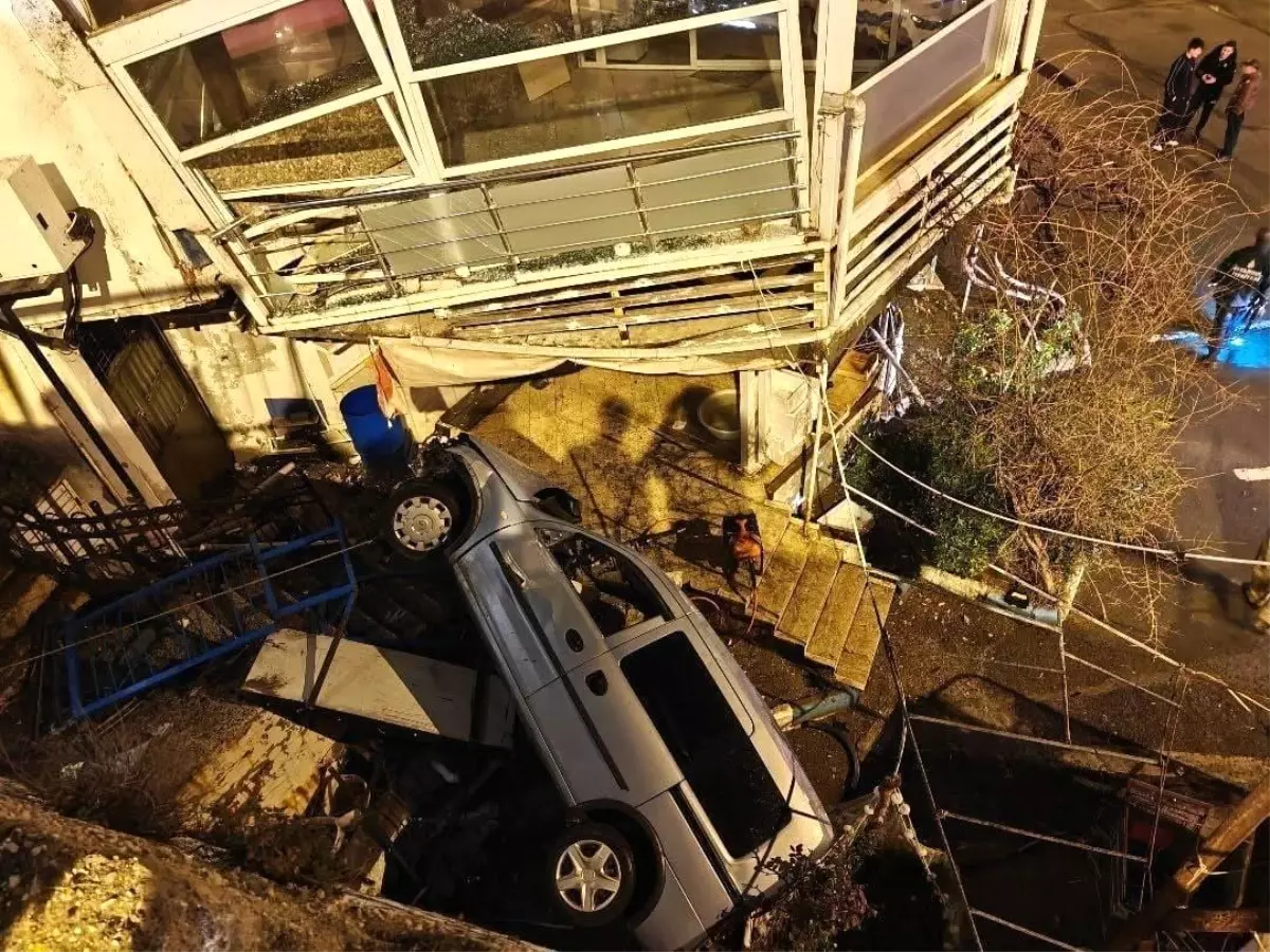 Silivri\'de Araç 5 Metreden Düştü