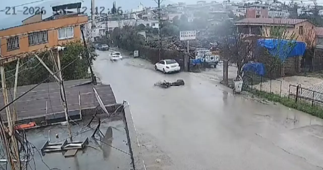 Kozan\'da Motosiklet Kazası: Sürücü Yaralandı