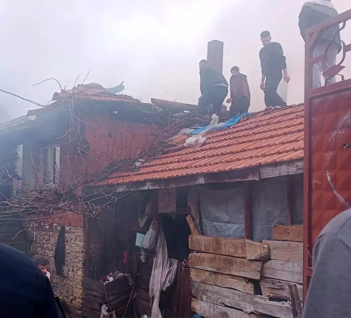 Tavşanlı\'da Yangın Paniği