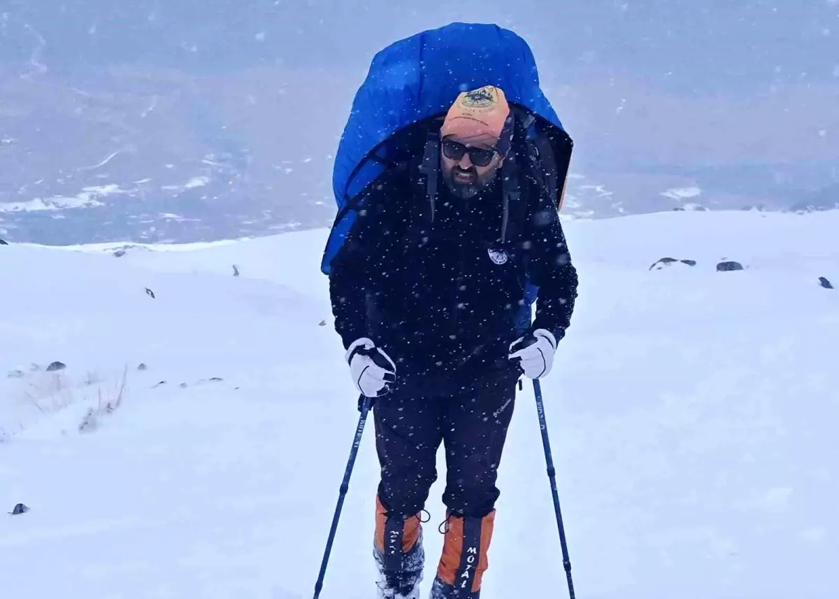 Sedat Karacan, Ağrı Dağı\'na Kış Tırmanışı Yaptı