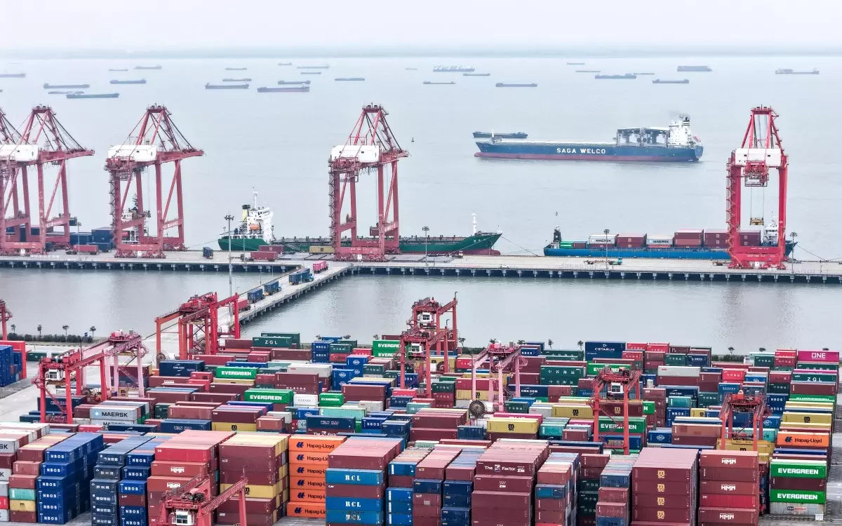 Taicang Limanı\'nda Rekor Kargo İşlemi