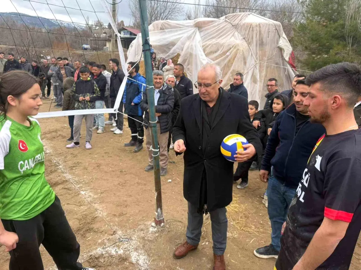 Başkan Arslan, Çamlıbel\'de Voleybol Turnuvasına katıldı