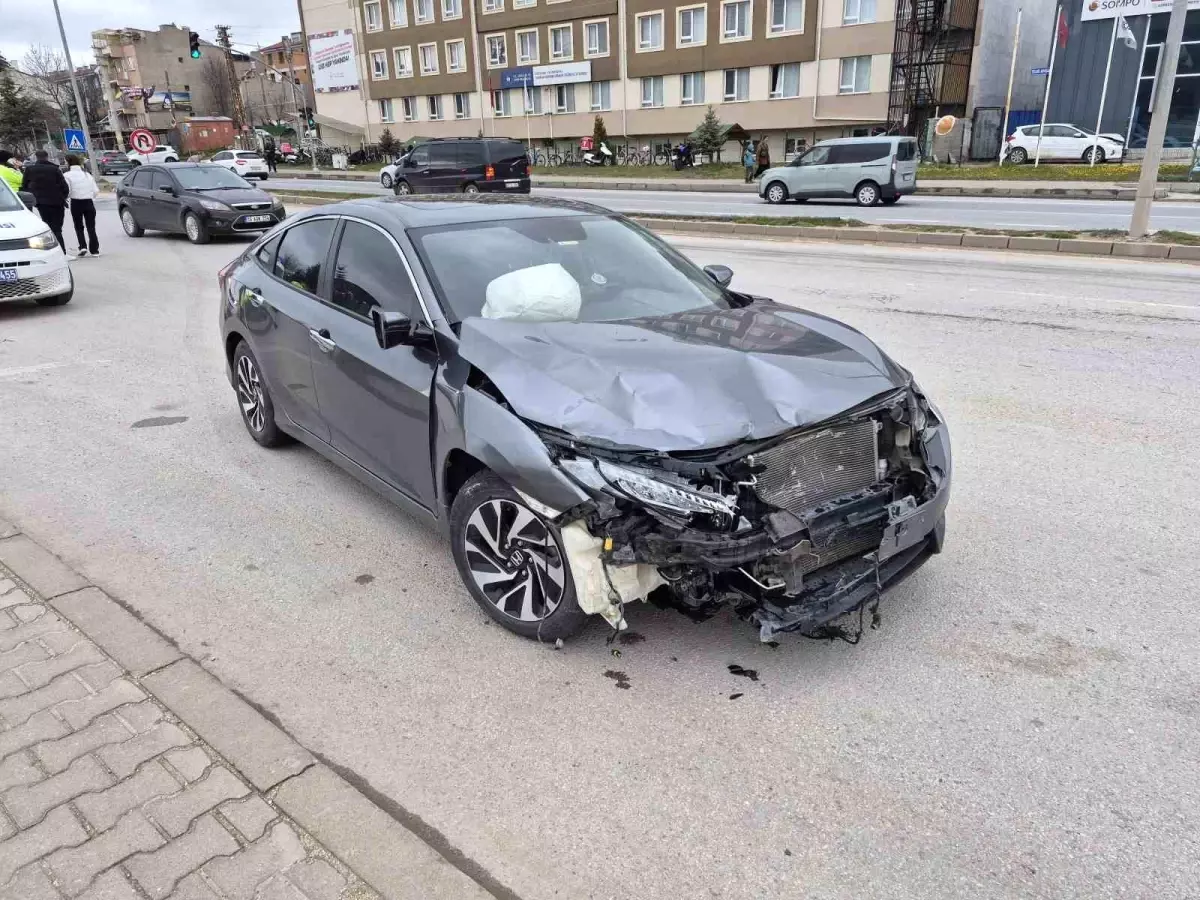 Eskişehir\'de Hatalı Dönüş Kazası