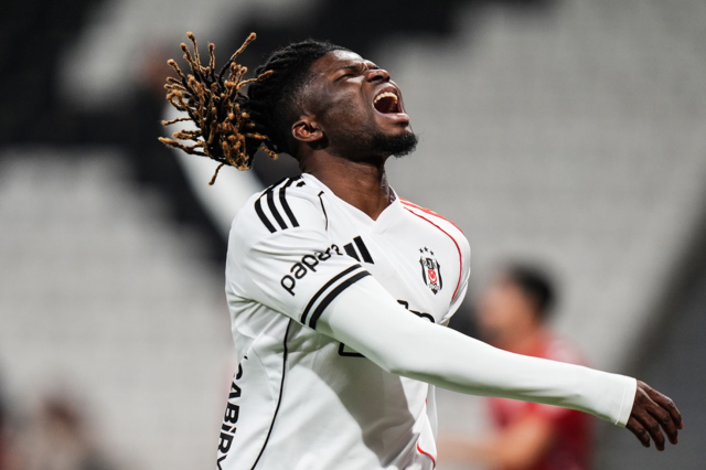 Beşiktaş'a Fenerbahçe derbisi öncesi kötü haber