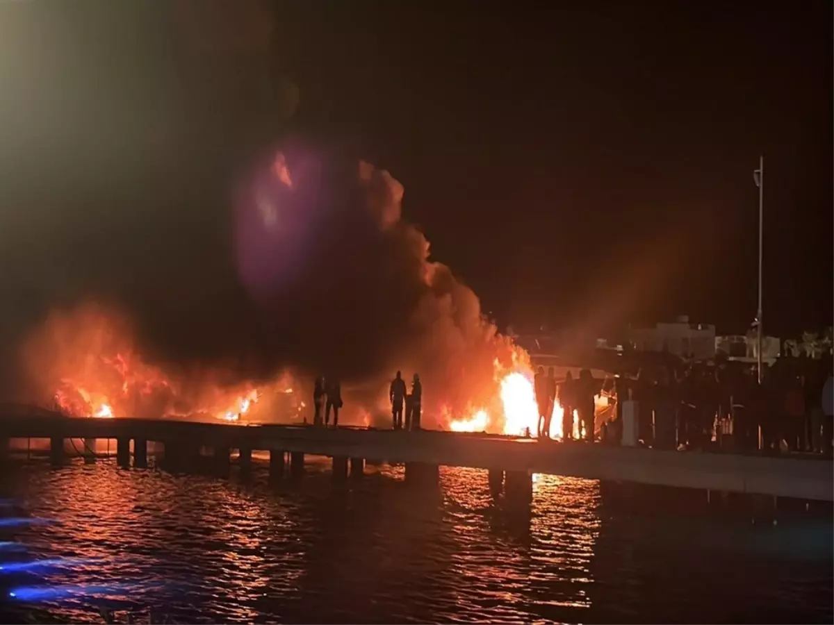 Bodrum\'da Marina Yangını: 7 Motoryat Battı