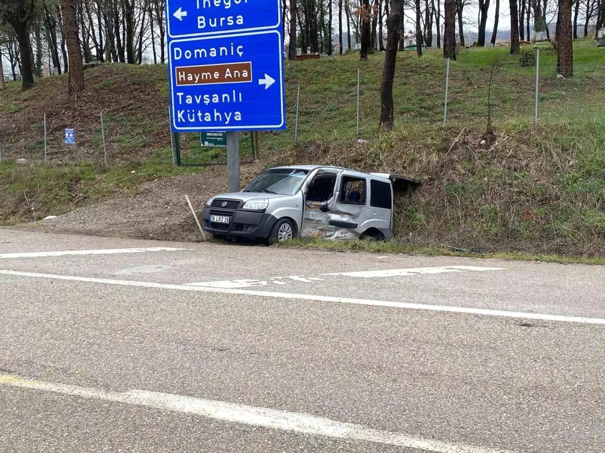 İnegöl\'de Trafik Kazası: 4 Yaralı