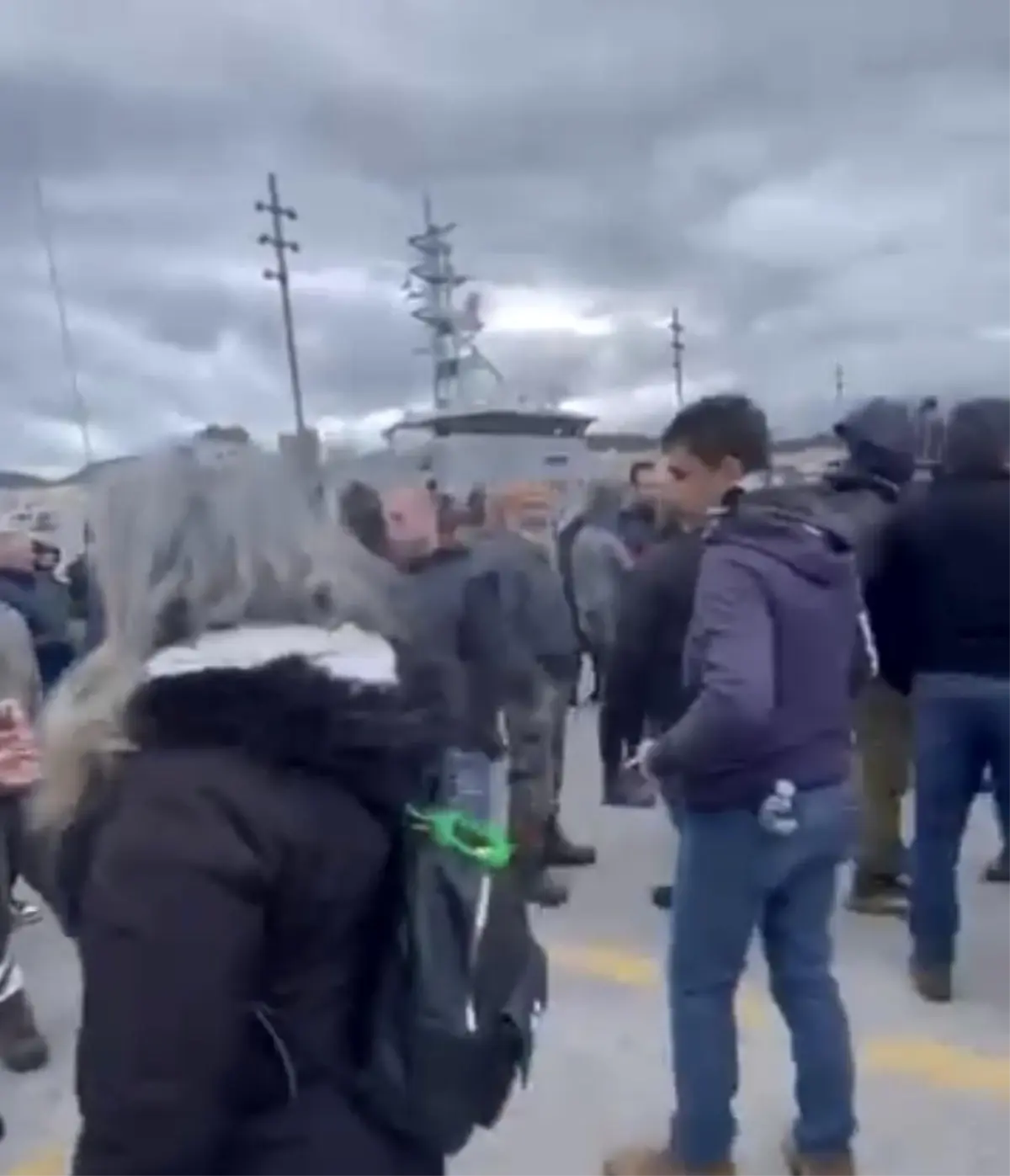 Midilli\'de Türk Turistler Mahsur Kaldı