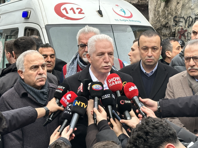 Fatih'te çöken binada enkaz altında kalanlar böyle kurtarıldı Fatih'te çöken binada enkaz altında kalanlar böyle kurtarıldı