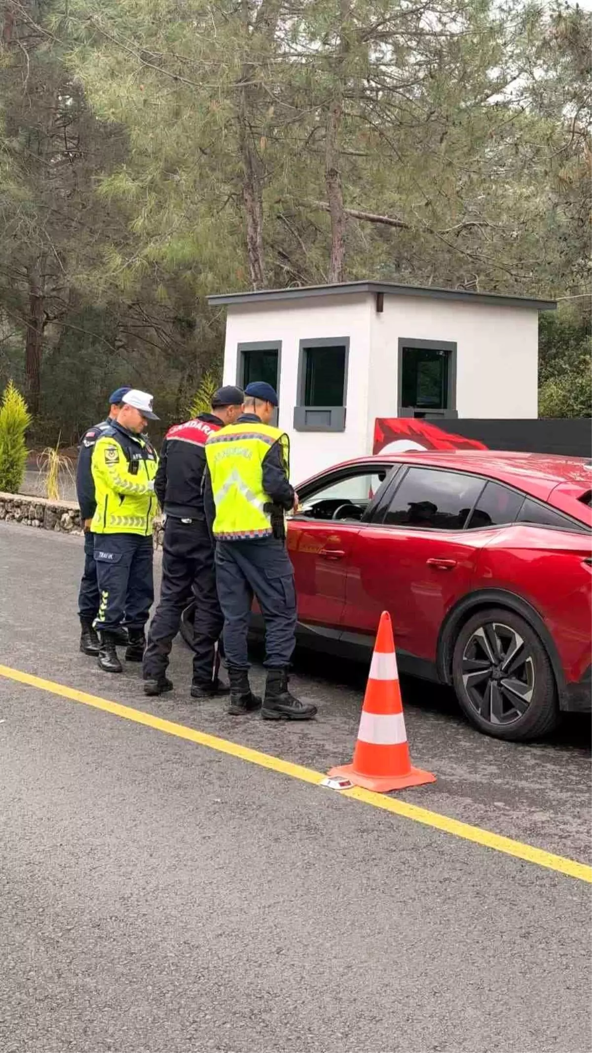 Jandarmadan Bayram Jestleri