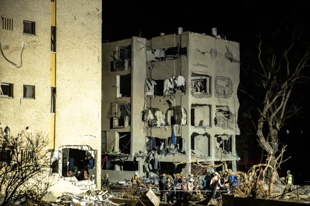 İran'ın başkenti Tahran'da patlamalar meydana geldi