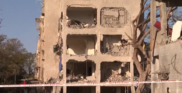 İran'ın vurduğu Arad'da büyük yıkım! Olayın vahameti gün ağarınca ortaya çıktı İran'ın vurduğu Arad'da büyük yıkım! Olayın vahameti gün ağarınca ortaya çıktı