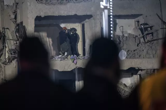 İran İsrail'de 4 şehri füze ve İHA'larla vurdu! 200'den fazla ölü ve yaralı var İran İsrail'de 4 şehri füze ve İHA'larla vurdu! 200'den fazla ölü ve yaralı var