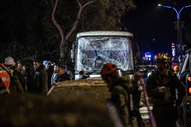 İran İsrail'de 4 şehri füze ve İHA'larla vurdu! 200'den fazla ölü ve yaralı var İran İsrail'de 4 şehri füze ve İHA'larla vurdu! 200'den fazla ölü ve yaralı var