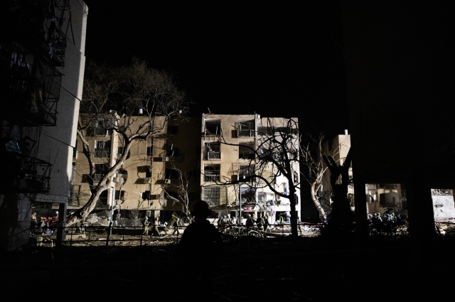 İsrail, Arad ve Dimona'yı harabeye çeviren İran füzelerinin önlenememe nedenini açıkladı: Tamamen tesadüf İsrail, Arad ve Dimona'yı harabeye çeviren İran füzelerinin önlenememe nedenini açıkladı: Tamamen tesadüf