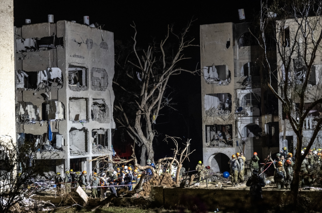 İsrail, Arad ve Dimona'yı harabeye çeviren İran füzelerinin önlenememe nedenini açıkladı: Tamamen tesadüf İsrail, Arad ve Dimona'yı harabeye çeviren İran füzelerinin önlenememe nedenini açıkladı: Tamamen tesadüf