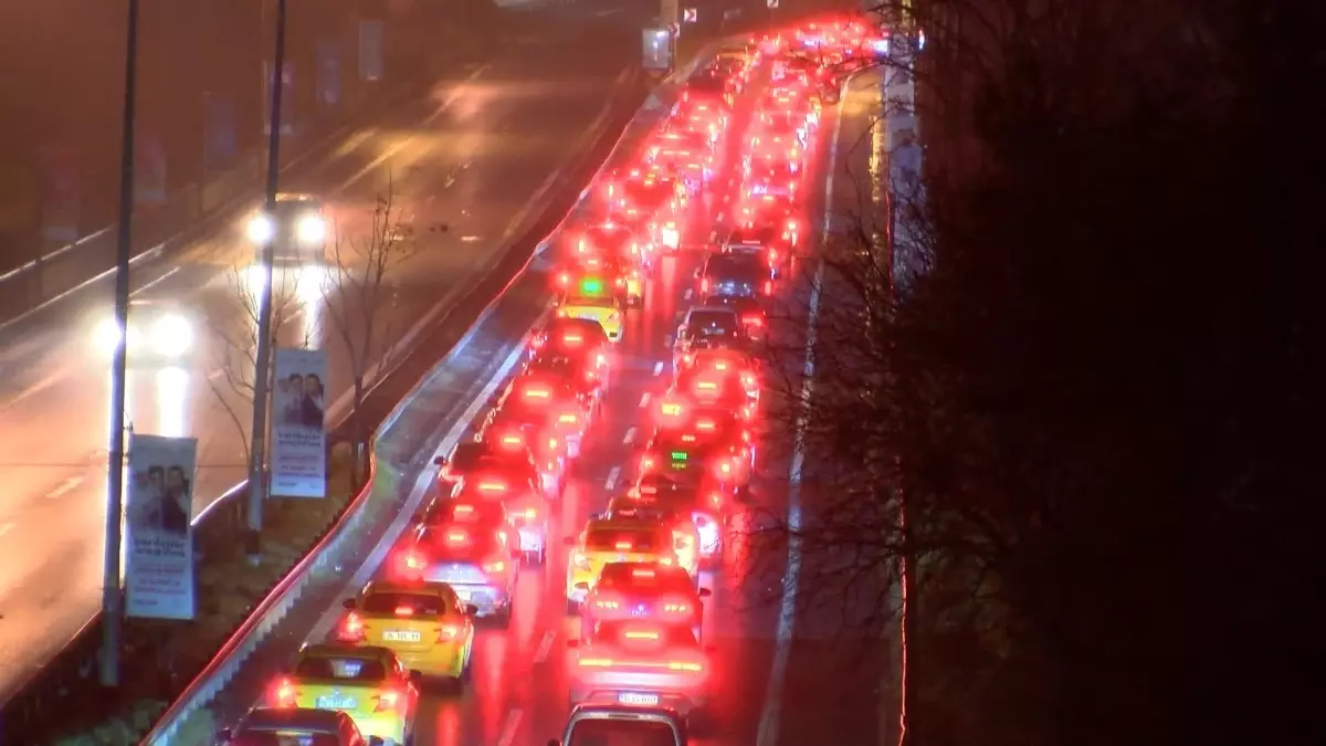 İstanbul\'da Trafik Yoğunluğu Yüzde 62