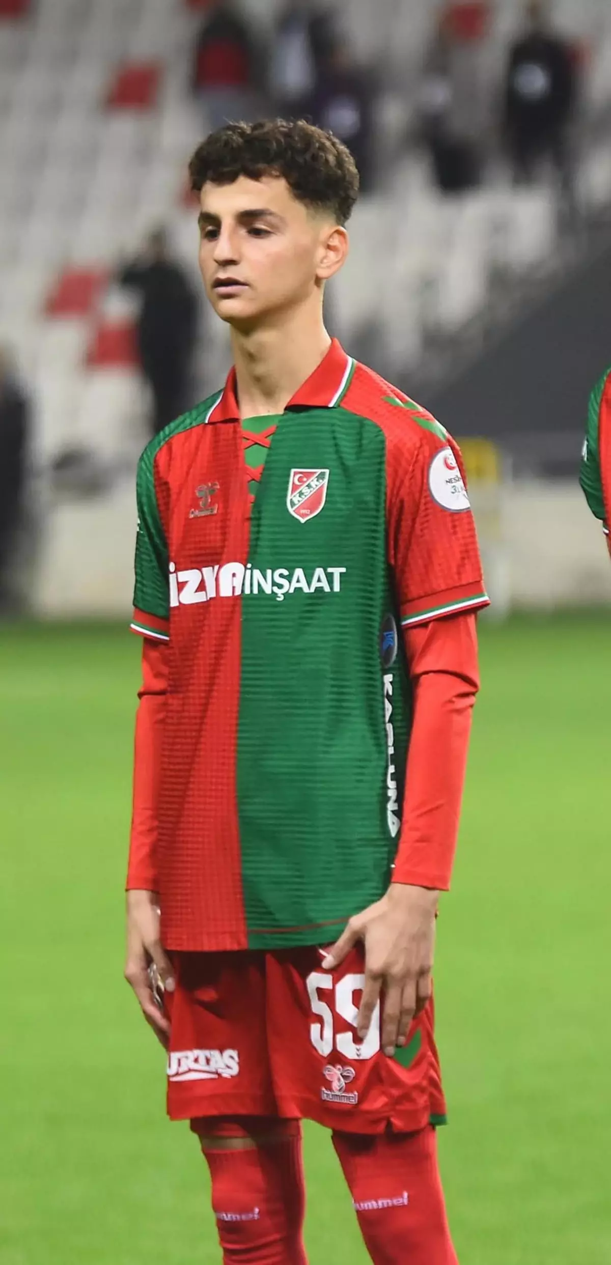 Karşıyaka\'nın Yıldızı Adem, Fenerbahçe\'ye Transfer Oldu