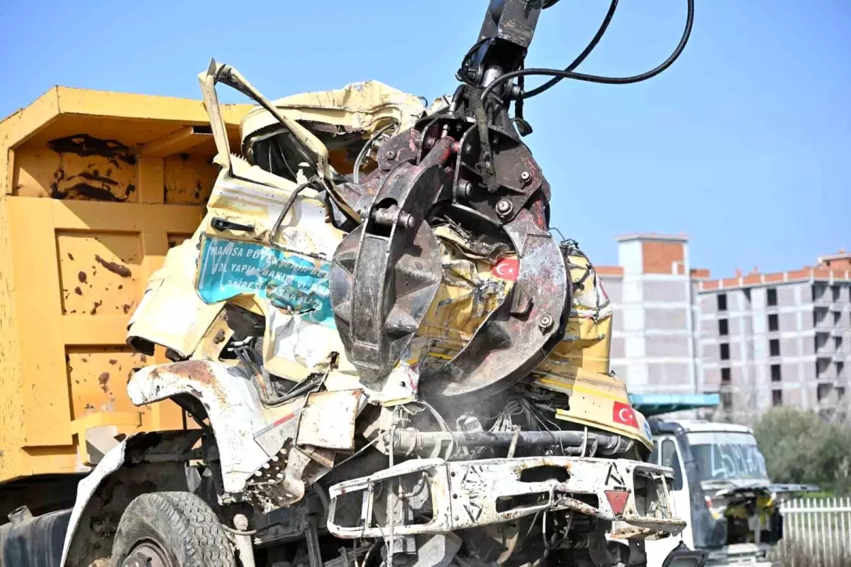 Manisa\'da hurda ve sahipsiz araçlar MKE\'ye sevk edildi