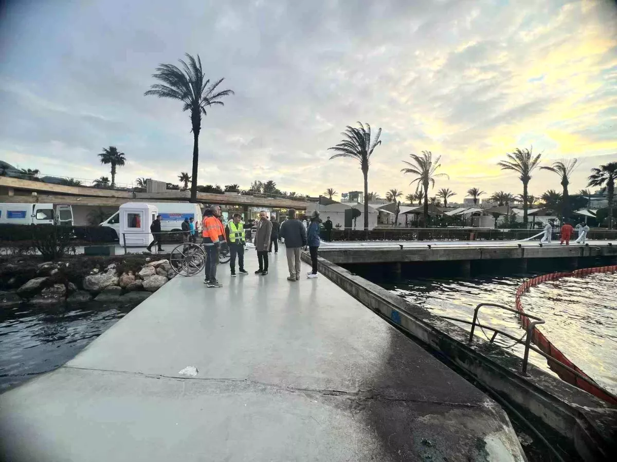 Bodrum\'daki Yangın Sonrası Temizlik Başladı