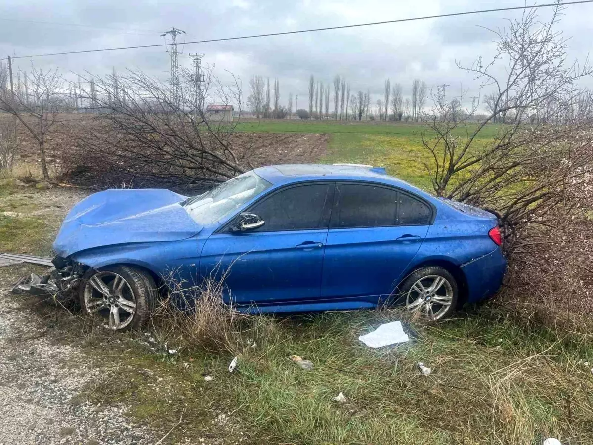 Şuhut\'ta Trafik Kazası: 3 Yaralı