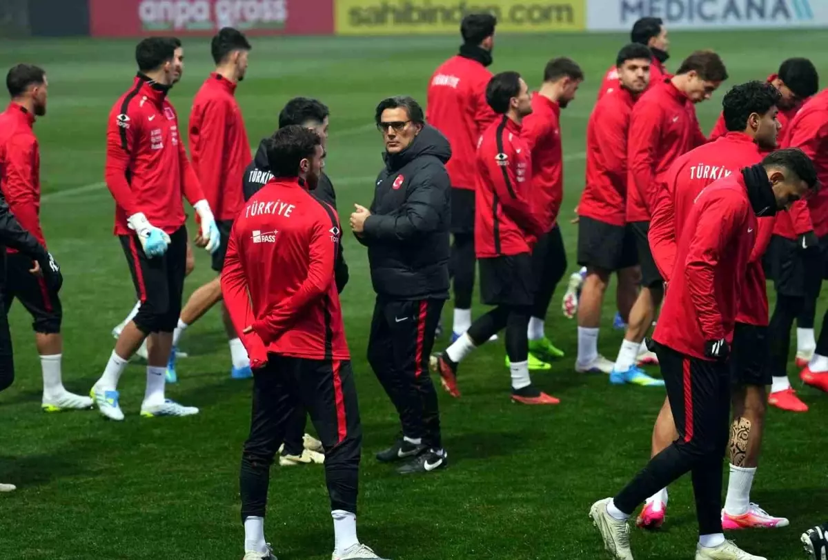 A Milli Takım Romanya Maçı Hazırlıklarını Sürdürüyor