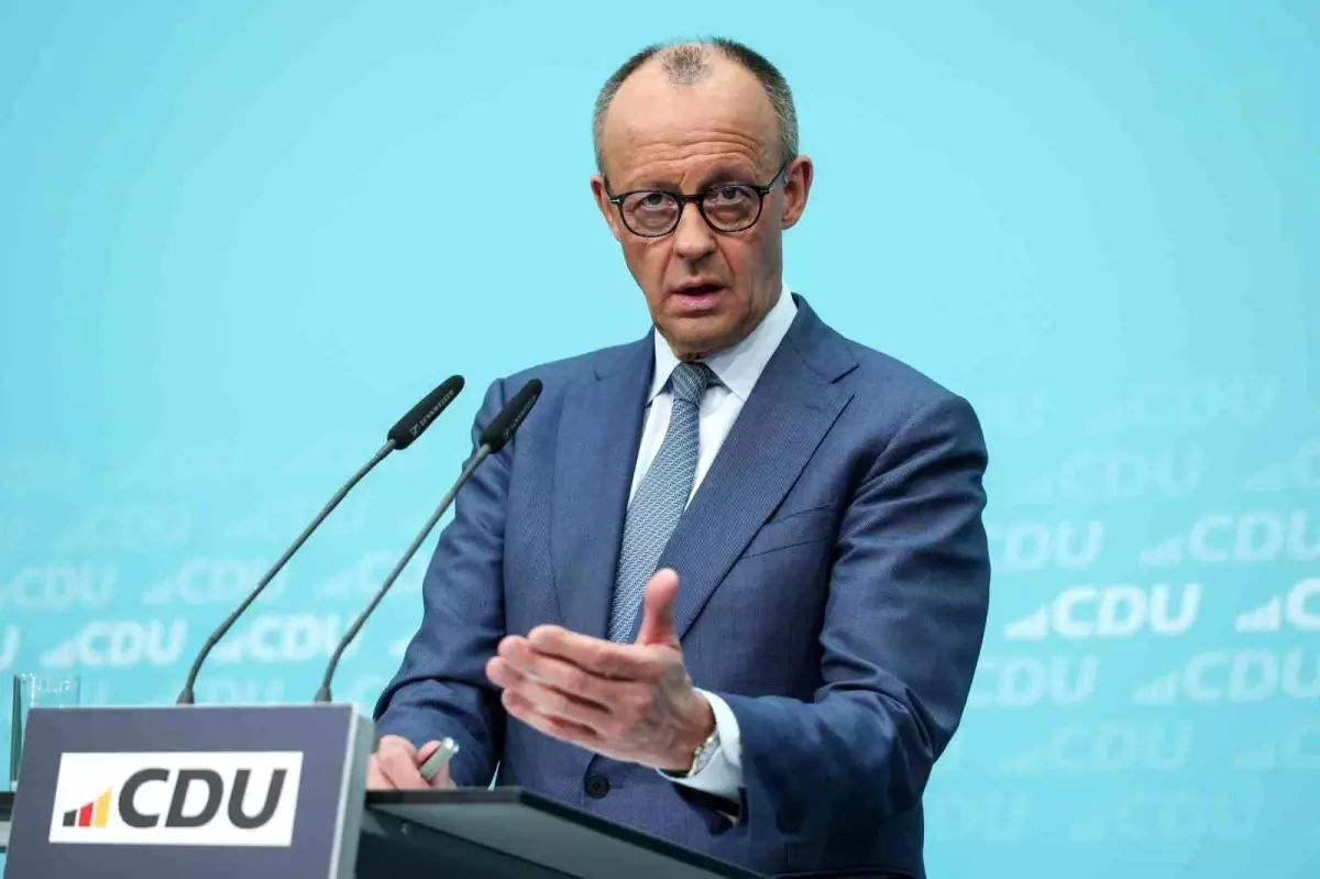 Merkel\'den Trump\'a İran İletişimi