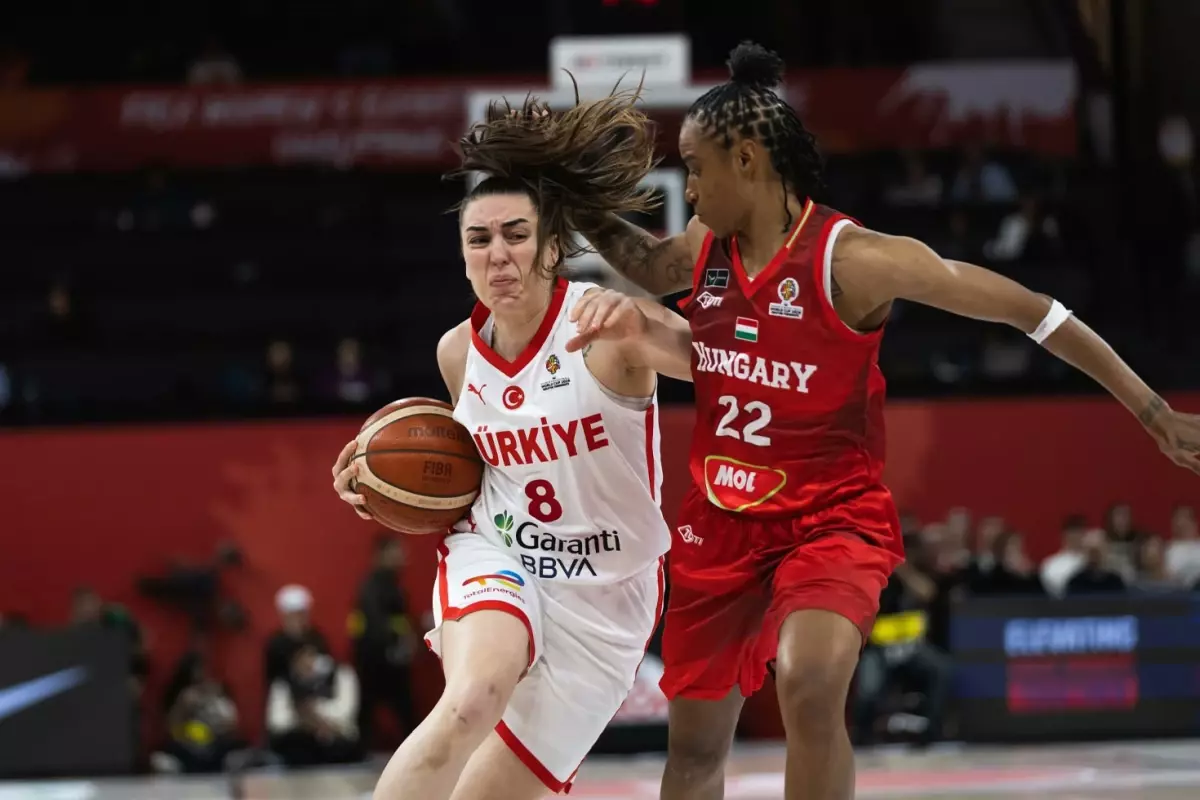 Ayşe Cora\'dan Galatasaray\'a kötü haber