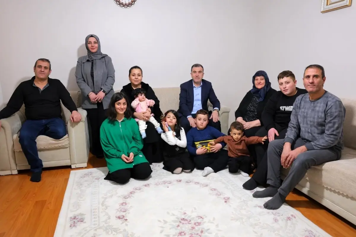 Bayburt\'ta Şehit ve Gazi Ailelerine Bayram Ziyareti