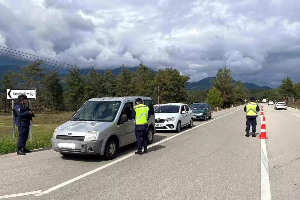 Muğla\'da Jandarma Operasyonu: 93 Gözaltı