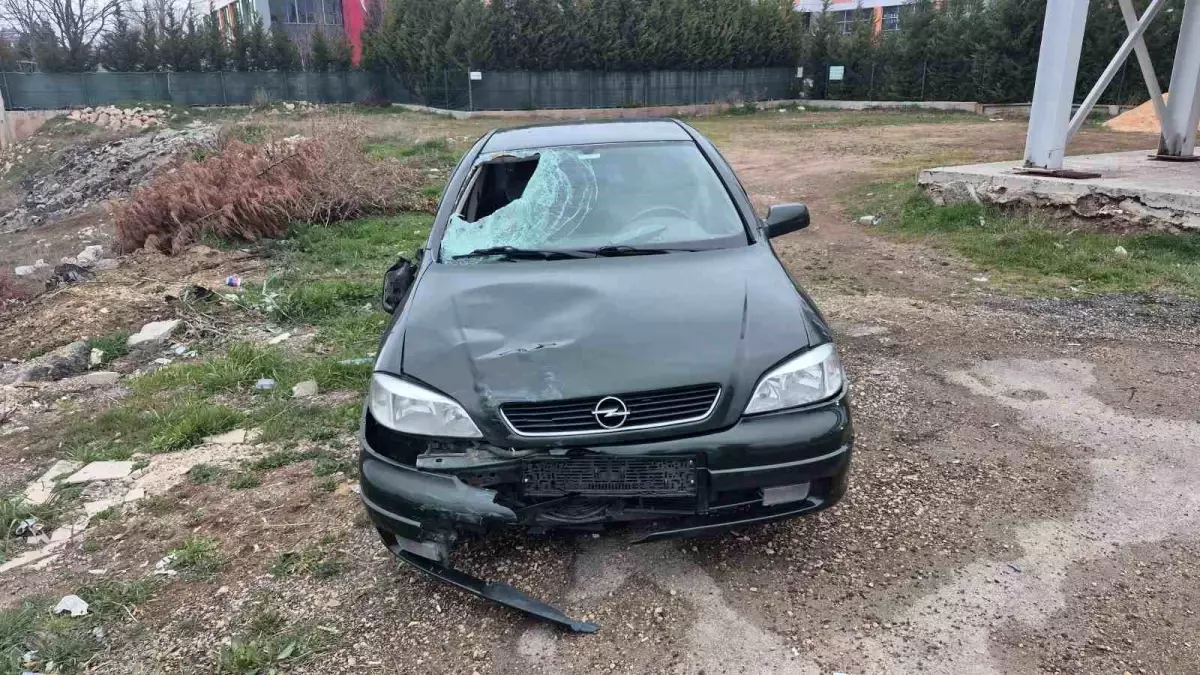 Eskişehir\'de Yaşlı Adam Otomobilin Çarpmasıyla Hayatını Kaybetti