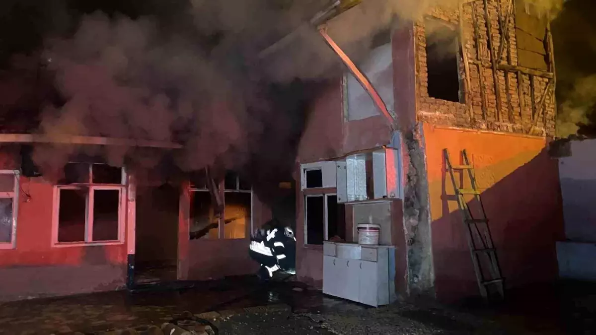 Çorum\'da gecekondu yangını